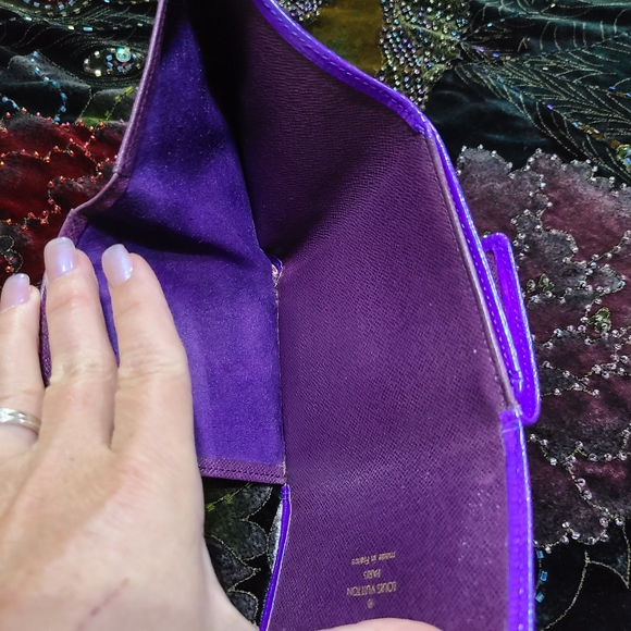 Louis Vuitton EPI Chrome Wallet - Picture 9 of 15